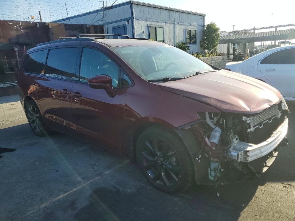 2019 CHRYSLER PACIFICA LIMITED 4