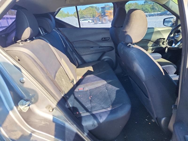 2018 NISSAN KICKS S 10