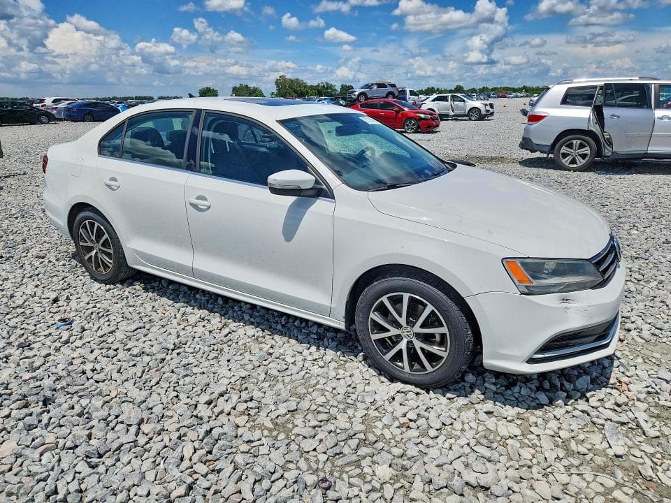 2017 VOLKSWAGEN JETTA SE 4