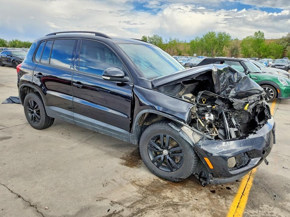 2017 VOLKSWAGEN TIGUAN S 4