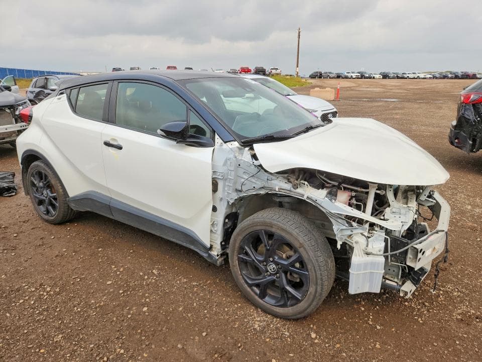 2021 TOYOTA C-HR LE 4