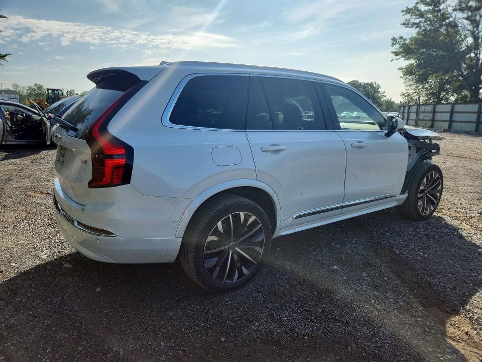 2026 VOLVO XC90 PLUS 3