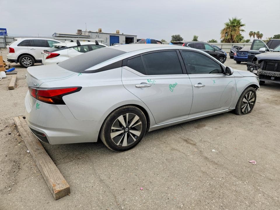 2022 NISSAN ALTIMA SV 3