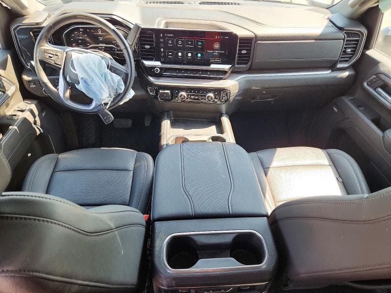 2025 GMC SIERRA K2500 SLT 8