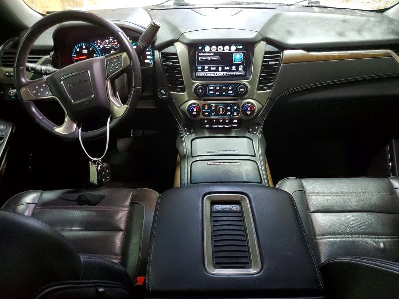 2019 GMC YUKON DENALI 8
