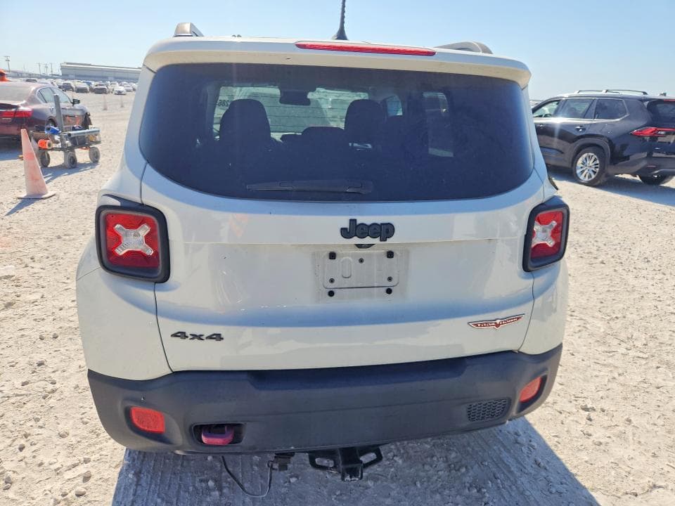 2017 JEEP RENEGADE TRAILHAWK 6