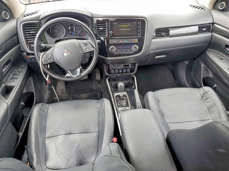 2017 MITSUBISHI OUTLANDER SE 8