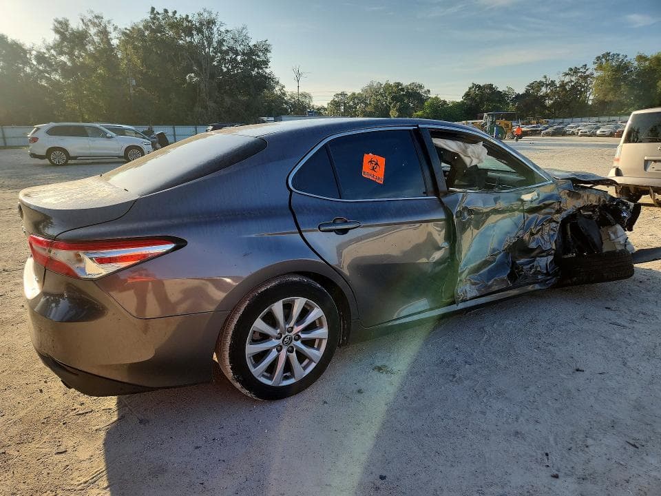 2018 TOYOTA CAMRY LE 3