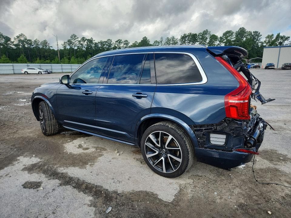 2022 VOLVO XC90 T6 MOMENTUM 2