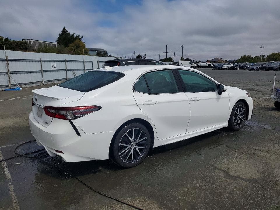 2022 TOYOTA CAMRY SE 3