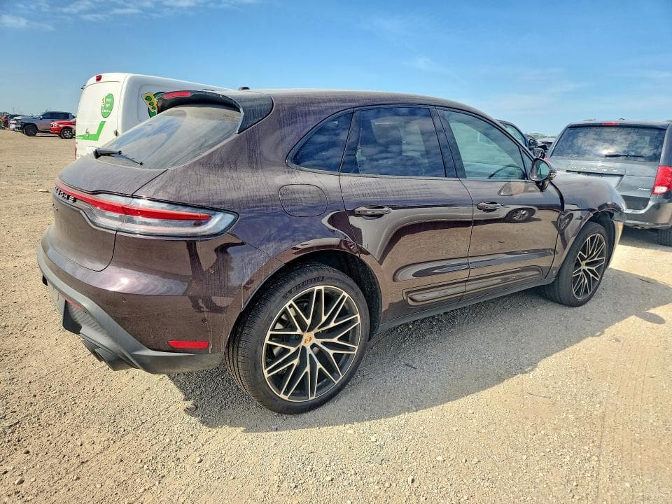 2023 PORSCHE MACAN BASE 3