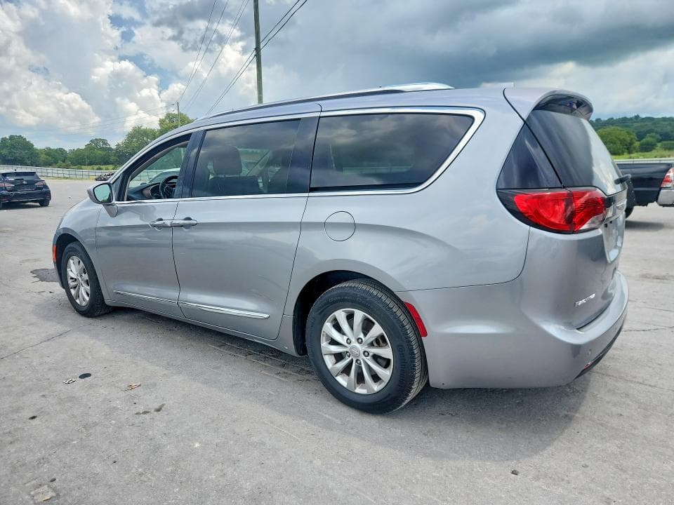 2019 CHRYSLER PACIFICA TOURING L 2