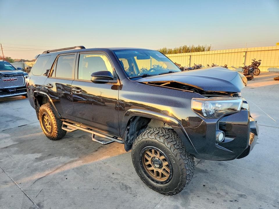 2018 TOYOTA 4RUNNER SR5 4