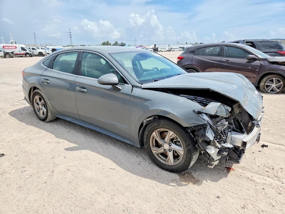2021 HYUNDAI SONATA SE 4