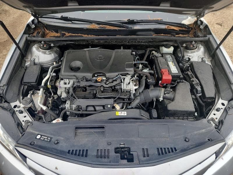 2019 TOYOTA CAMRY XLE 11