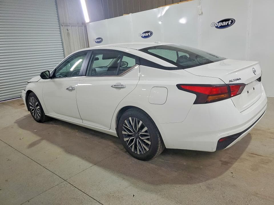 2025 NISSAN ALTIMA SV 2
