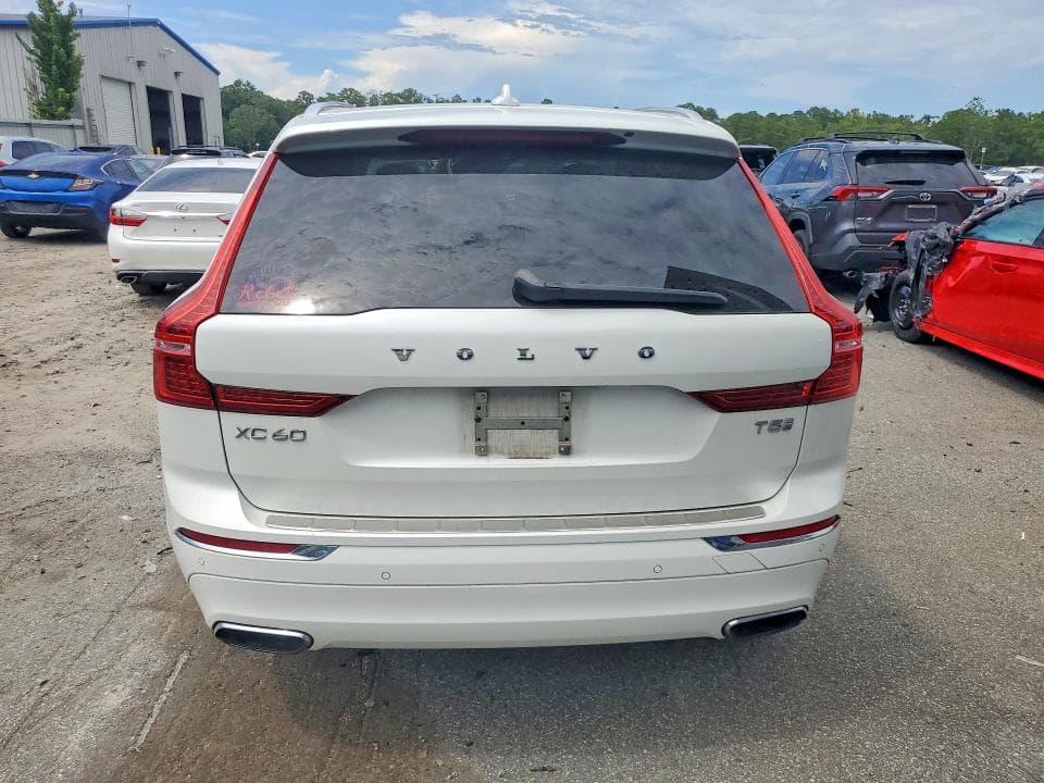 2019 VOLVO XC60 T5 INSCRIPTION 6