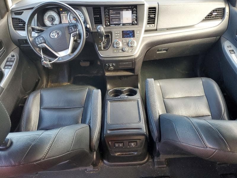 2020 TOYOTA SIENNA SE 8-PASSENGER 8