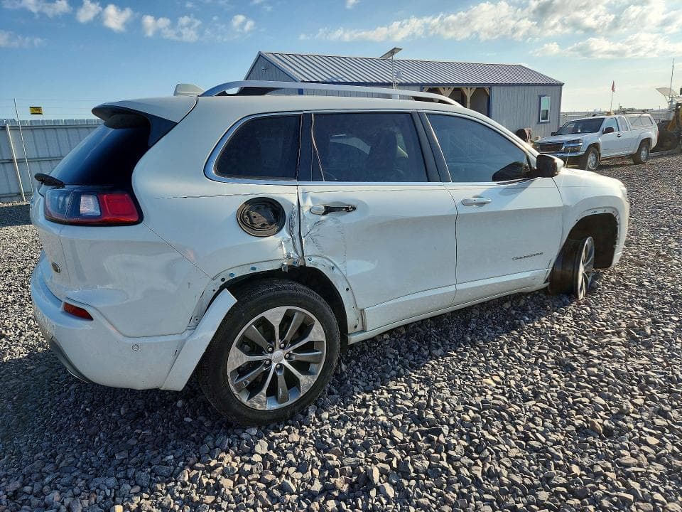 2019 JEEP CHEROKEE OVERLAND 3