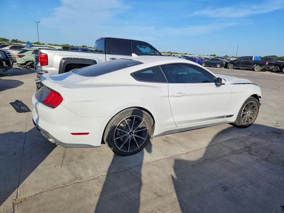 2022 FORD MUSTANG 3
