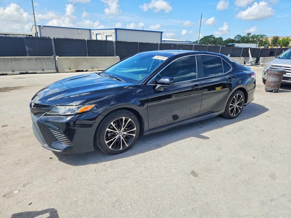 2020 TOYOTA CAMRY SE - 1