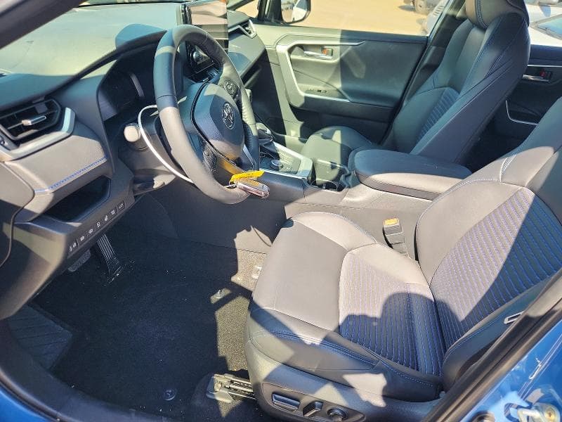 2025 TOYOTA RAV4 XSE 7