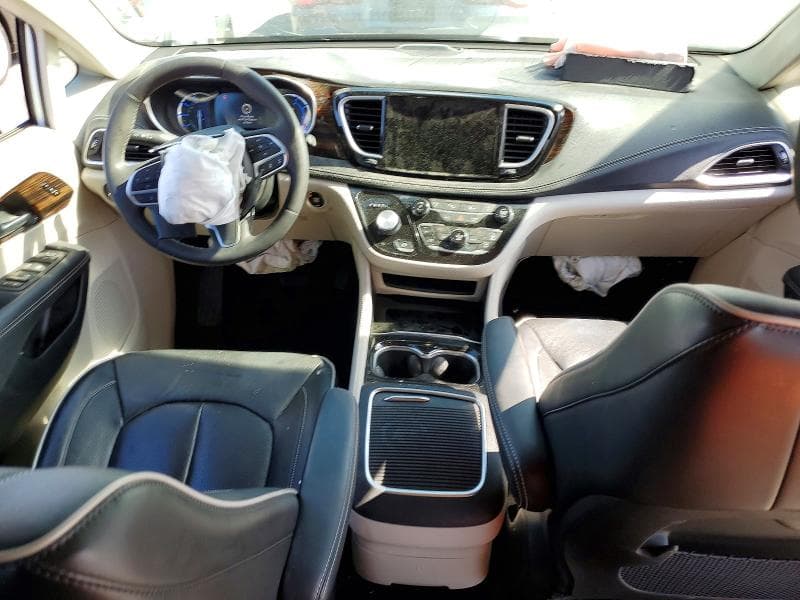 2023 CHRYSLER PACIFICA HYBRID LIMITED 8