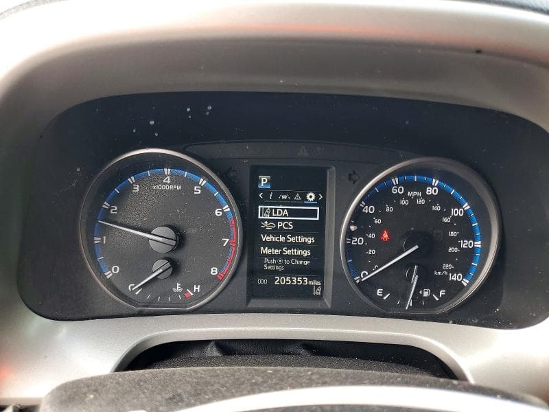 2018 TOYOTA RAV4 LE 9