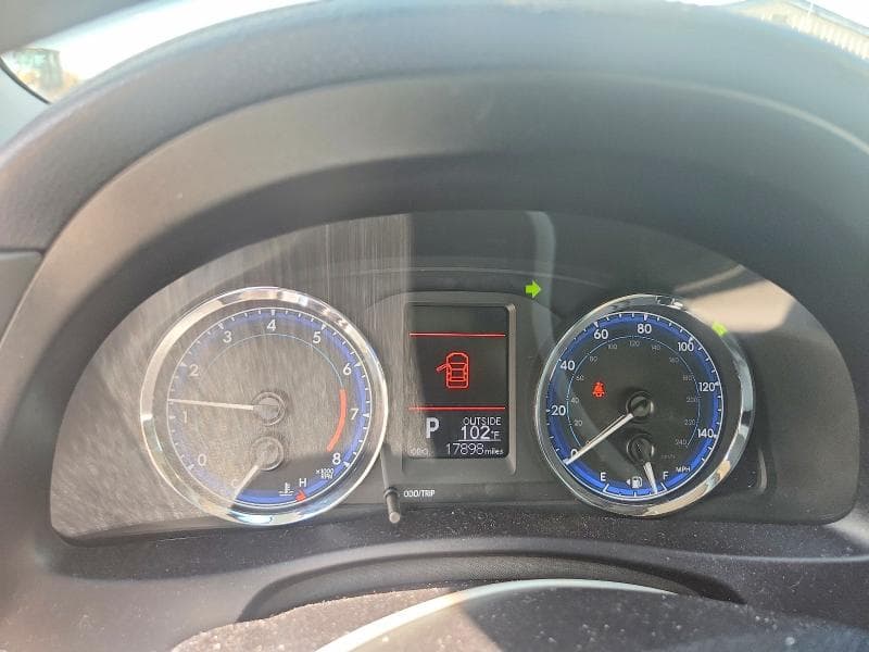 2018 TOYOTA COROLLA LE 9