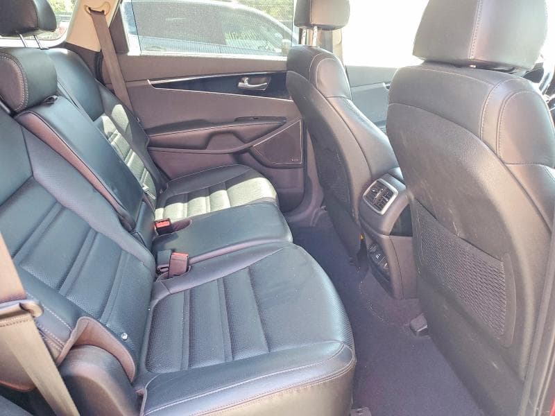 2018 KIA SORENTO 11
