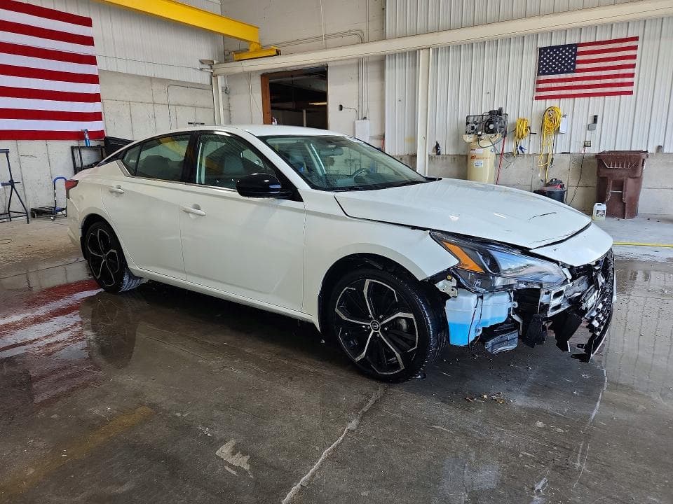 2025 NISSAN ALTIMA SR 4