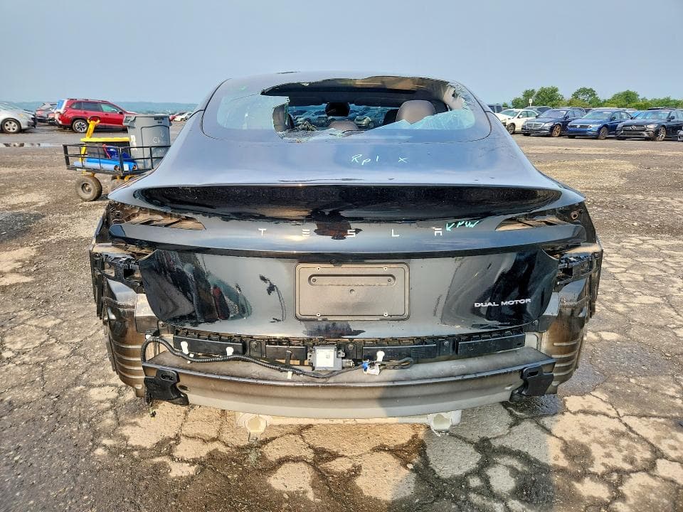 2025 TESLA MODEL 3 6