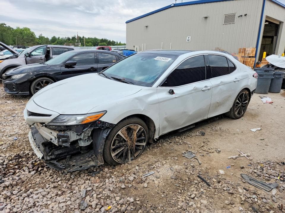 2018 TOYOTA CAMRY XSE - 1