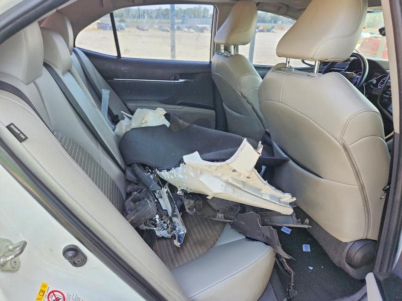 2018 TOYOTA CAMRY SE 10
