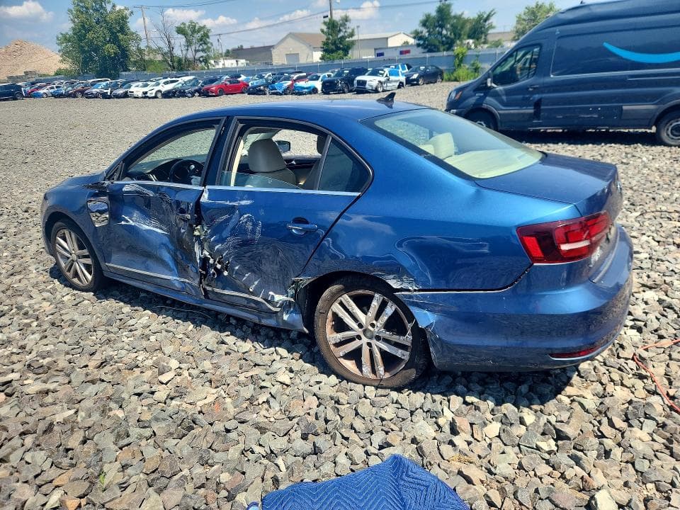 2017 VOLKSWAGEN JETTA SEL 2