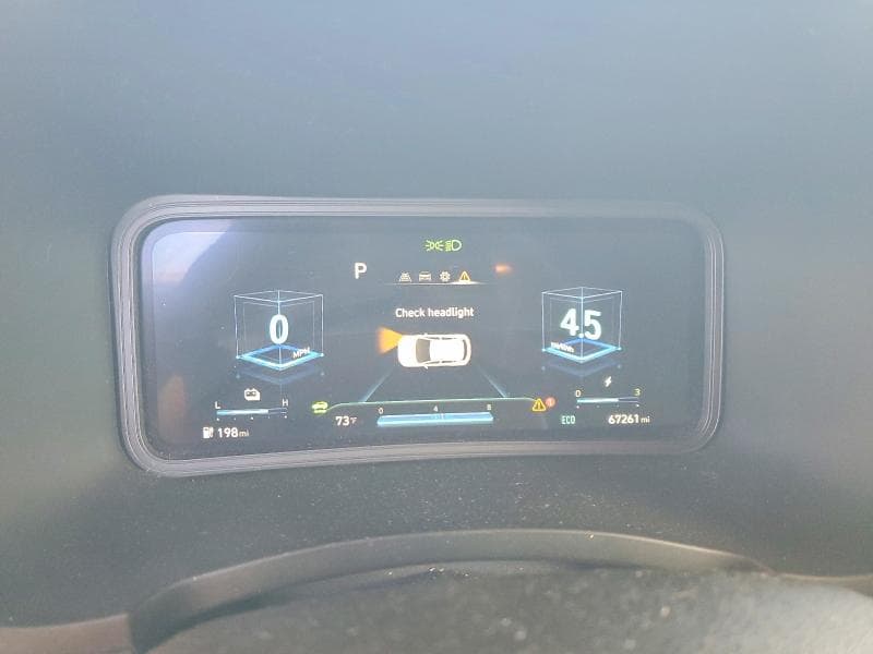 2023 HYUNDAI KONA SE 9
