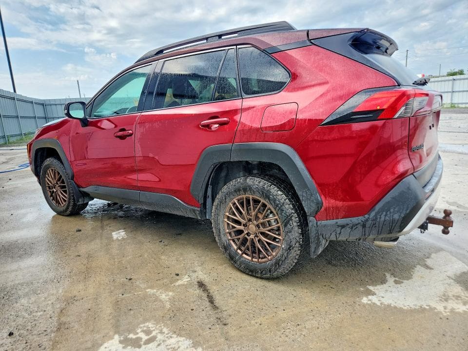 2024 TOYOTA RAV4 ADVENTURE 2
