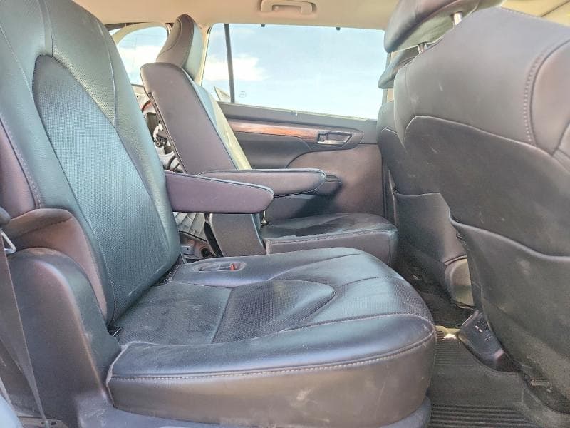 2020 TOYOTA HIGHLANDER HYBRID LIMITED 10