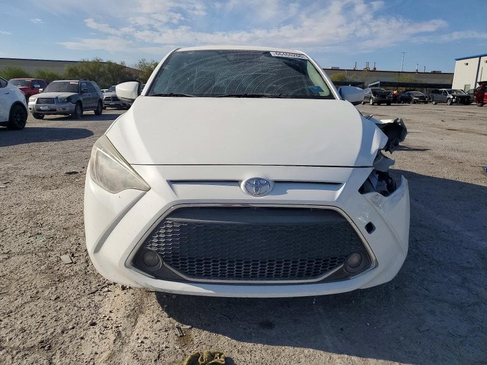 2019 TOYOTA YARIS LE 5