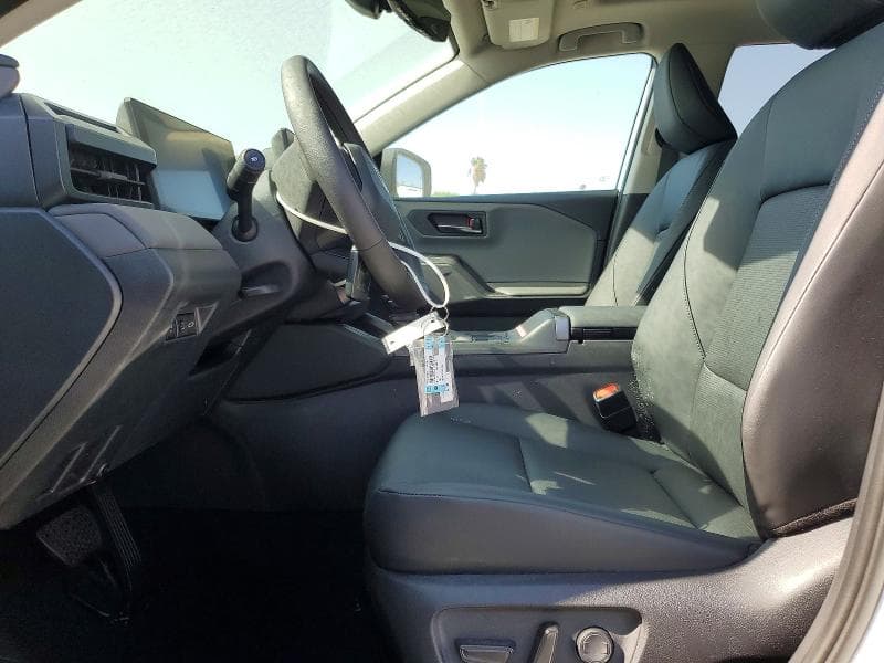 2026 TOYOTA RAV4 XLE PREMIUM 7