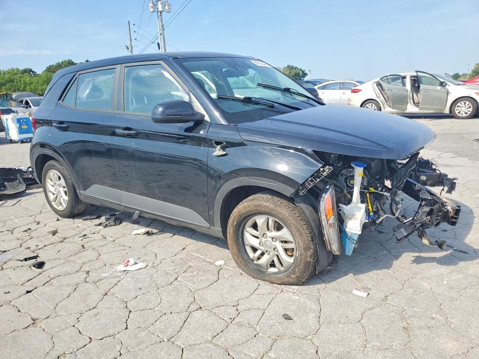 2022 HYUNDAI VENUE SE 4
