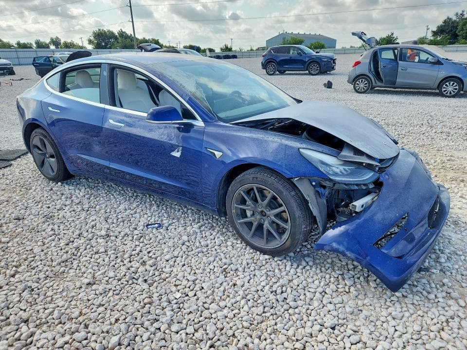 2018 TESLA MODEL 3 4