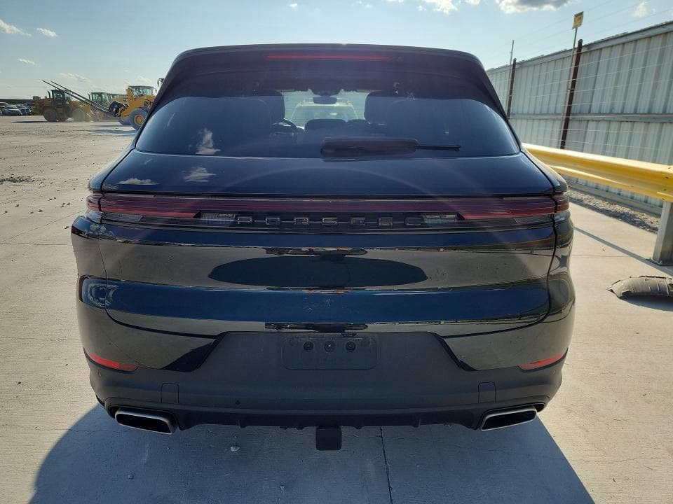 2024 PORSCHE CAYENNE E-HYBRID 6