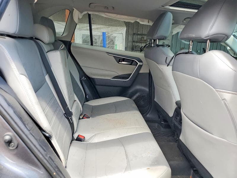 2021 TOYOTA RAV4 XLE PREMIUM 11