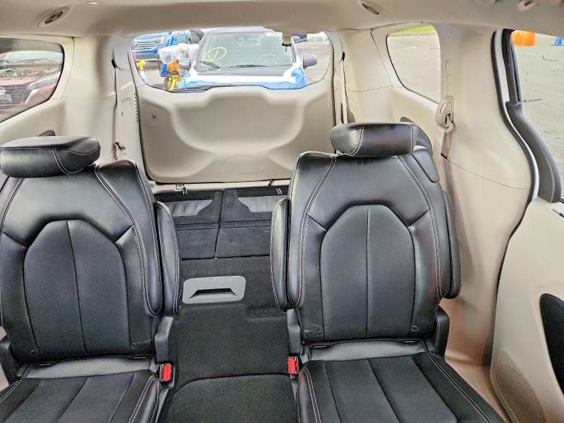2024 CHRYSLER PACIFICA TOURING L 10
