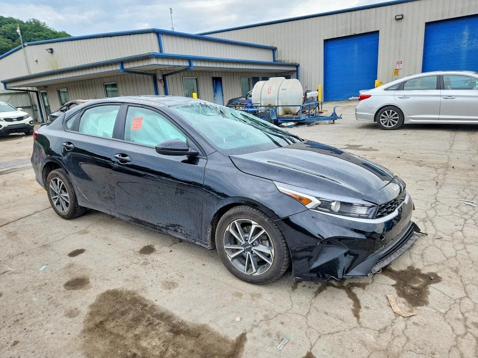 2023 KIA FORTE LXS 4