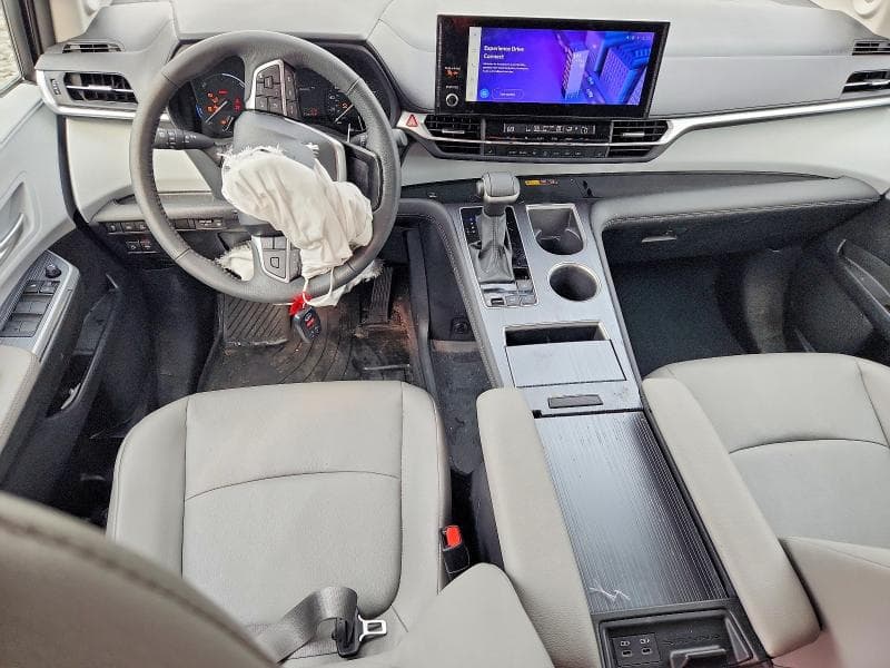 2025 TOYOTA SIENNA XLE 7-PASSENGER 8