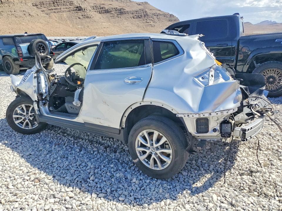 2018 NISSAN ROGUE SV 2