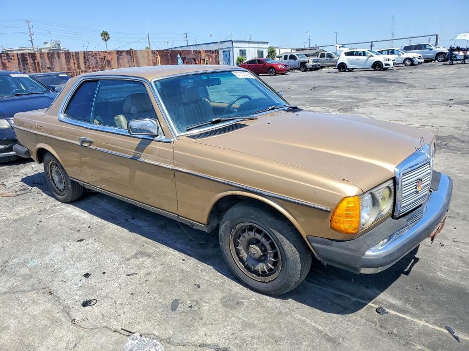 1983 MERCEDES-BENZ 300 CDT 4