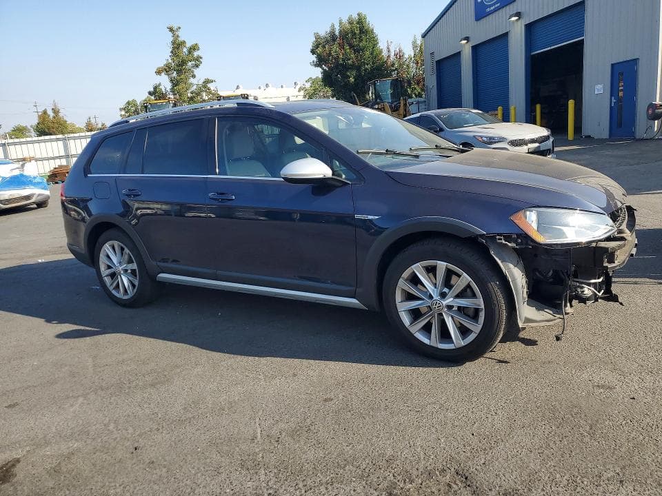 2017 VOLKSWAGEN GOLF ALLTRACK S 4